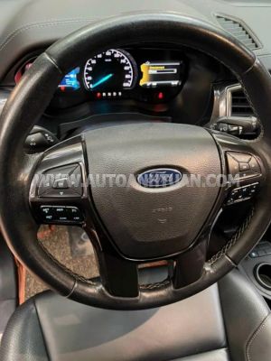 Xe Ford Everest Titanium 2.0L 4x2 AT 2018