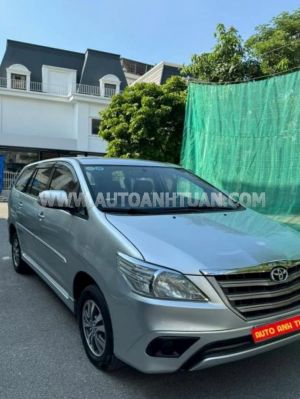 Xe Toyota Innova 2.0E 2015