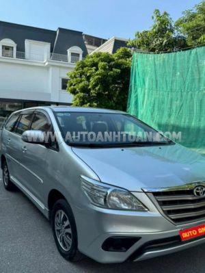 Xe Toyota Innova 2.0E 2015