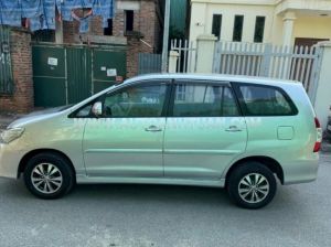 Xe Toyota Innova 2.0E 2015