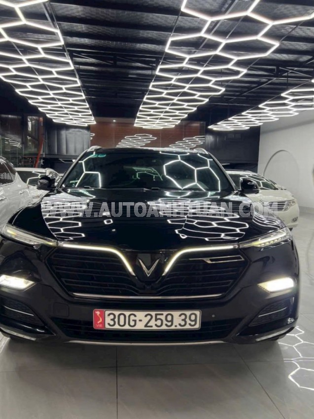 VinFast Lux SA 2.0 Premium 2.0 AT 2019
