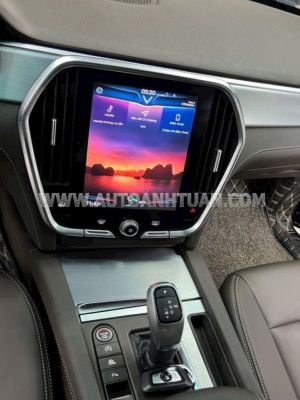 Xe VinFast Lux SA 2.0 Premium 2.0 AT 2019