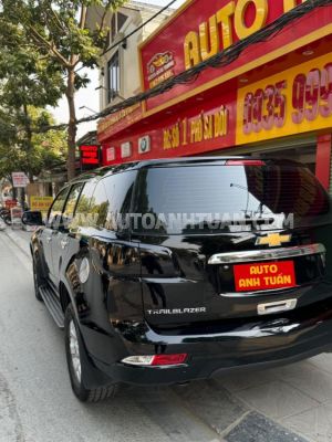 Xe Chevrolet Trailblazer LT 2.5L 4x2 MT 2018