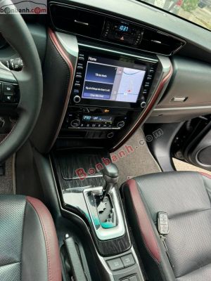Xe Toyota Fortuner Legender 2.4L 4x2 AT 2022