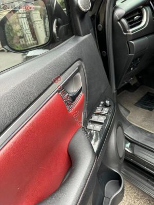 Xe Toyota Fortuner Legender 2.4L 4x2 AT 2022