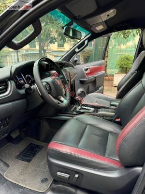 Xe Toyota Fortuner Legender 2.4L 4x2 AT 2022