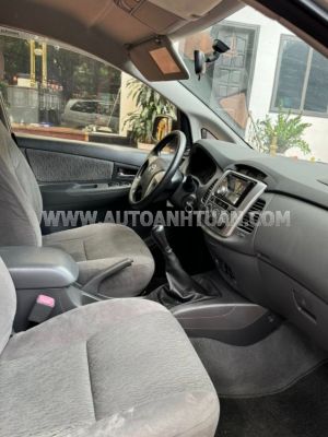 Xe Toyota Innova 2.0E 2013