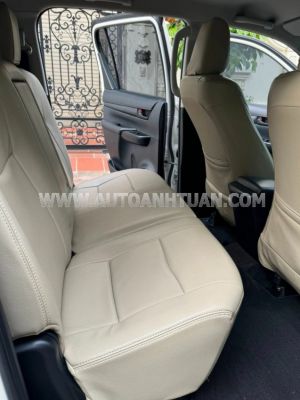 Xe Toyota Hilux 2.4E 4x2 AT 2019