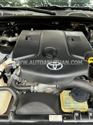 Xe Toyota Hilux 2.4E 4x2 AT 2019