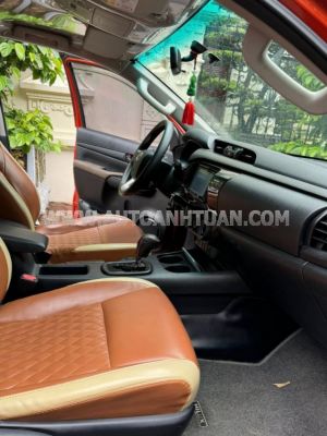 Xe Toyota Hilux 2.4E 4x2 AT 2019