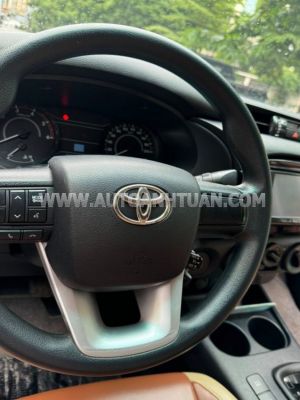 Xe Toyota Hilux 2.4E 4x2 AT 2019
