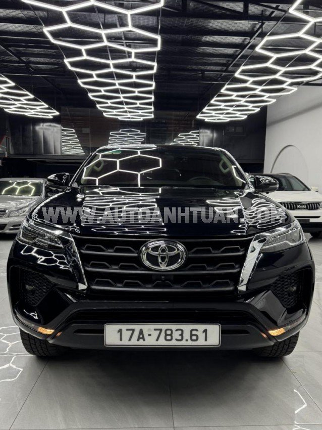 Toyota Fortuner 2.4L 4x2 AT 2025