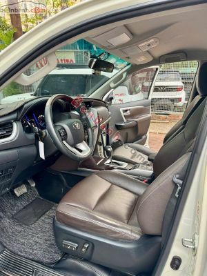 Xe Toyota Fortuner 2.4G 4x2 AT 2019