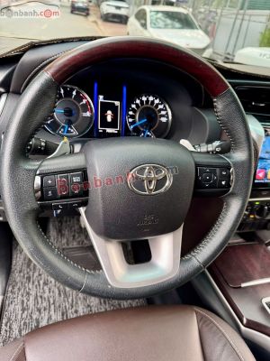 Xe Toyota Fortuner 2.4G 4x2 AT 2019